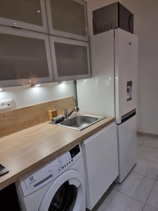 Nalan Orrygeois, Spa, Sauna, Proche Asterix エクステリア 写真